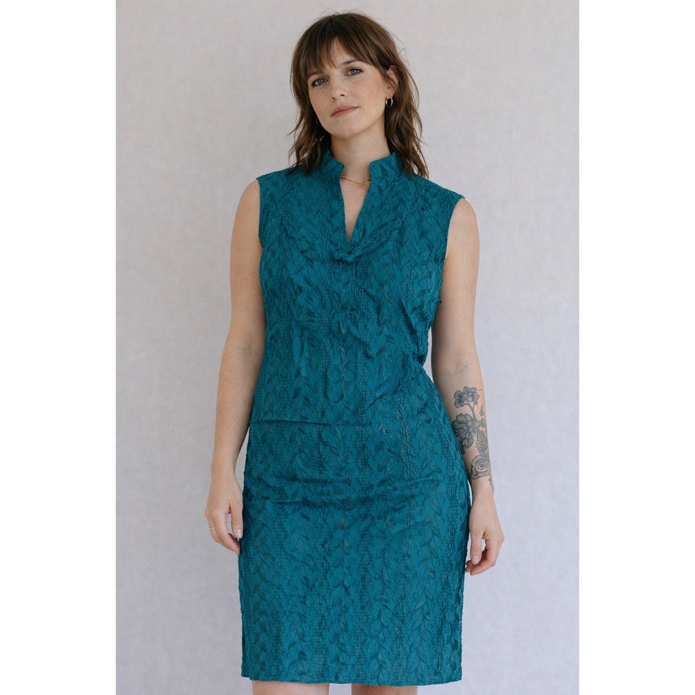 Vintage Teal Green Embroidered Sheath Dress Mandarin Collar Sleeveless V-Neck
